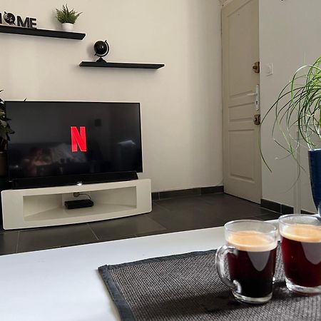 Cosy Studio Hyper Centre Avec Kitchenette & Climatisation Carpentras Exterior photo