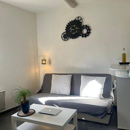 Cosy Studio Hyper Centre Avec Kitchenette & Climatisation Carpentras Exterior photo