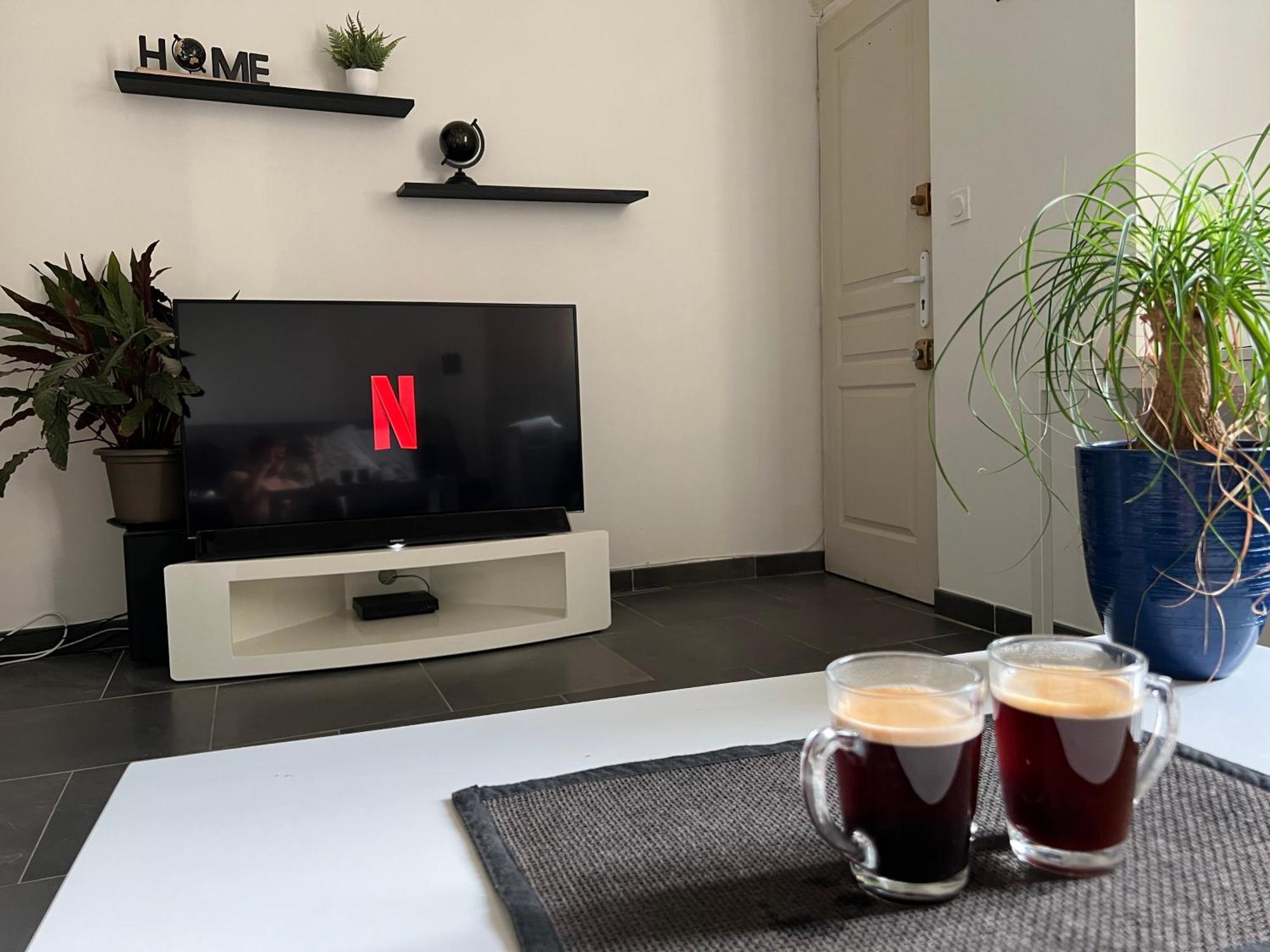 Cosy Studio Hyper Centre Avec Kitchenette & Climatisation Carpentras Exterior photo