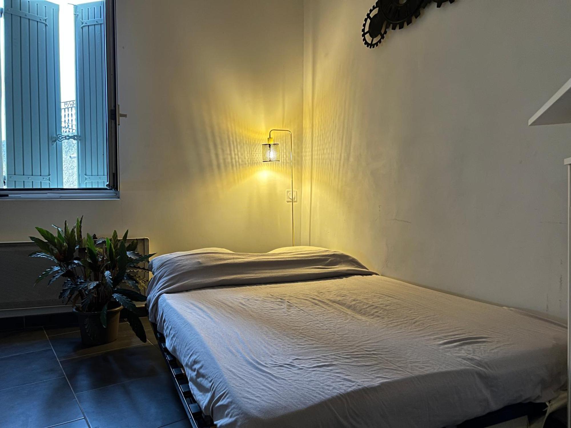 Cosy Studio Hyper Centre Avec Kitchenette & Climatisation Carpentras Exterior photo